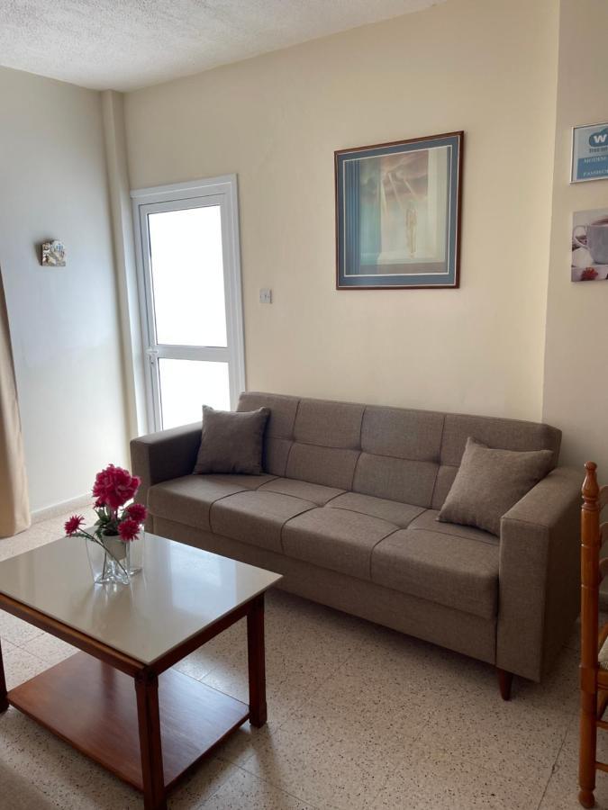 Terpsithea Apartments 아이아 나파 외부 사진