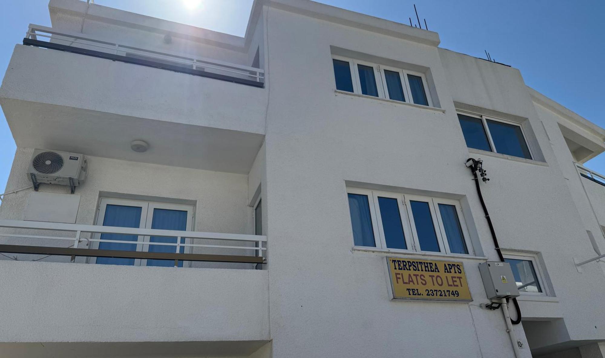 Terpsithea Apartments 아이아 나파 외부 사진